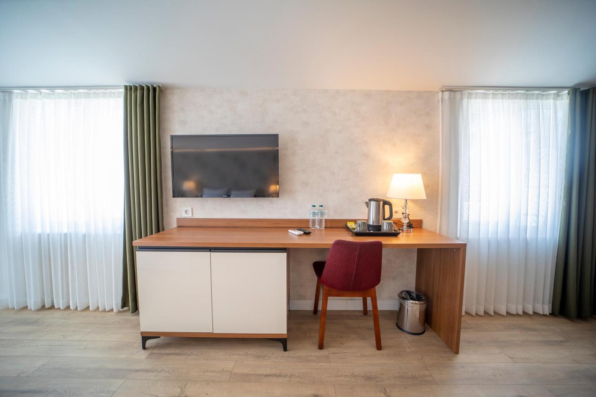 Mell City Hotel Trabzon Buitenkant foto